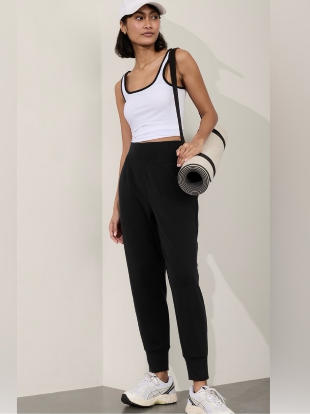 NWOT Athleta Black Coaster Luxe Jogger, Medium - Picture 6 of 14